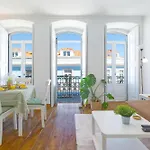 Portucale ! Downtown 3br With Balcony Διαμέρισμα *