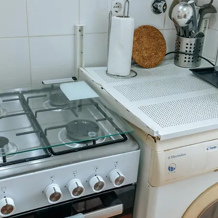 Daire Pena In Arroios, By Mycelia Lisboa