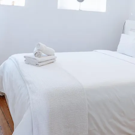 Daire Pena In Arroios, By Mycelia