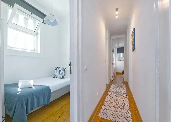 Appartamento Portucale ! Downtown 3br With Balcony Lisbona