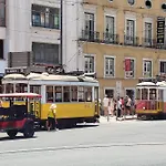 Portucale ! Downtown 3br With Balcony *