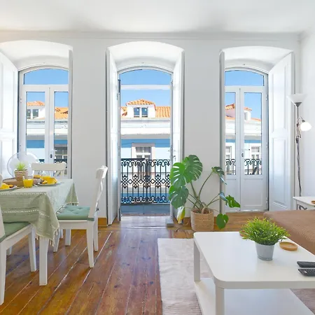 Portucale ! Downtown 3br With Balcony Appartement *