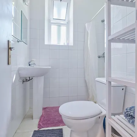 Portucale ! Downtown 3br With Balcony