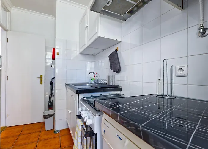 Apartment Portucale ! Downtown 3br With Balcony *