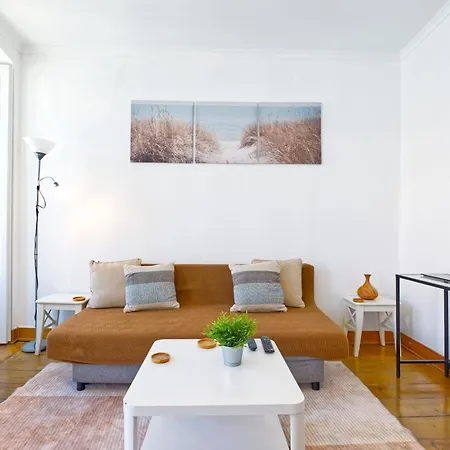 Portucale ! Downtown 3br With Balcony *